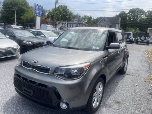 Used 2016 Kia Soul + w/ Audio Package FWD image 31