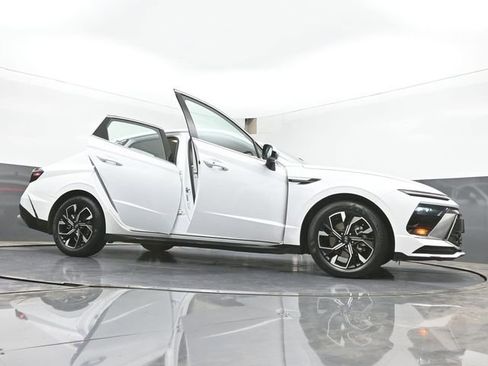 Used 2025 Hyundai Sonata SEL FWD image 49