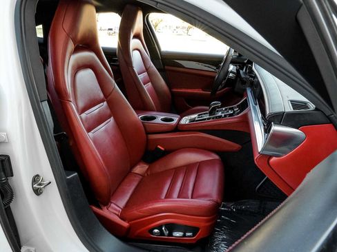 Used 2018 Porsche Panamera 4S image 46