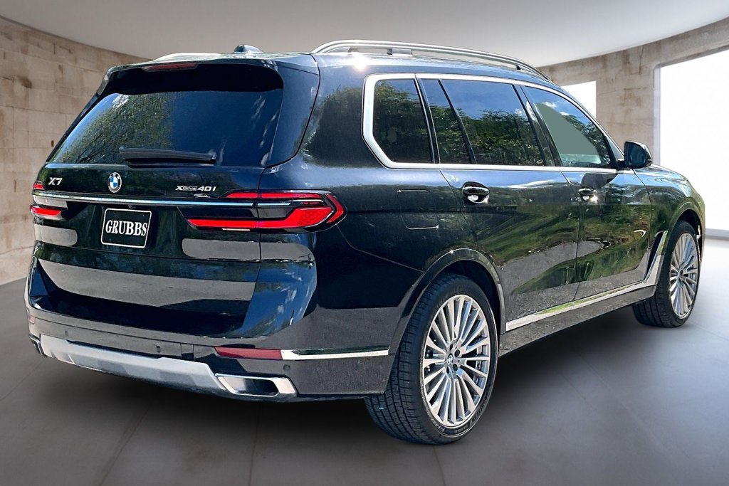 Used 2025 BMW X7 xDrive40i w/ Premium Package AWD/4WD image 2