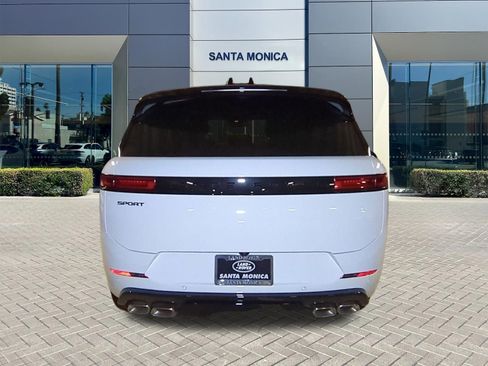 New 2026 Land Rover Range Rover Sport Dynamic SE AWD/4WD image 4