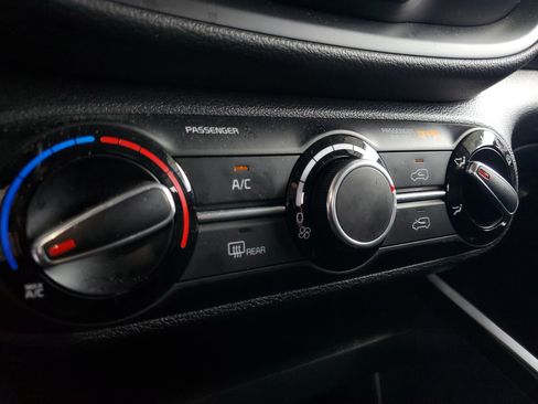 Used 2024 Kia Soul LX w/ Option Group 015 FWD image 27
