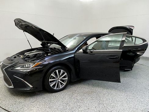 Used 2020 Lexus ES 300h w/ Premium Package FWD image 10