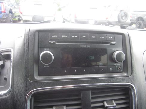 Used 2011 Dodge Grand Caravan Mainstreet w/ PWR Convenience Group FWD image 15