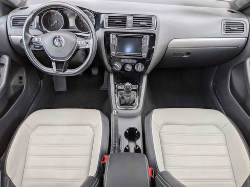 Used 2016 Volkswagen Jetta Sport image 15