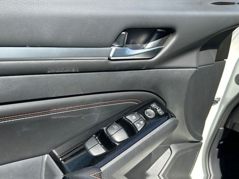 Used 2023 Nissan Altima 2.5 SR w/ SR Premium Package AWD/4WD image 20