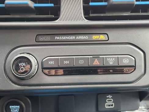 Used 2025 Ford Maverick XLT w/ Equipment Group 301A AWD/4WD image 22