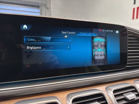 Used 2021 Mercedes-Benz GLS 450 4MATIC image 23