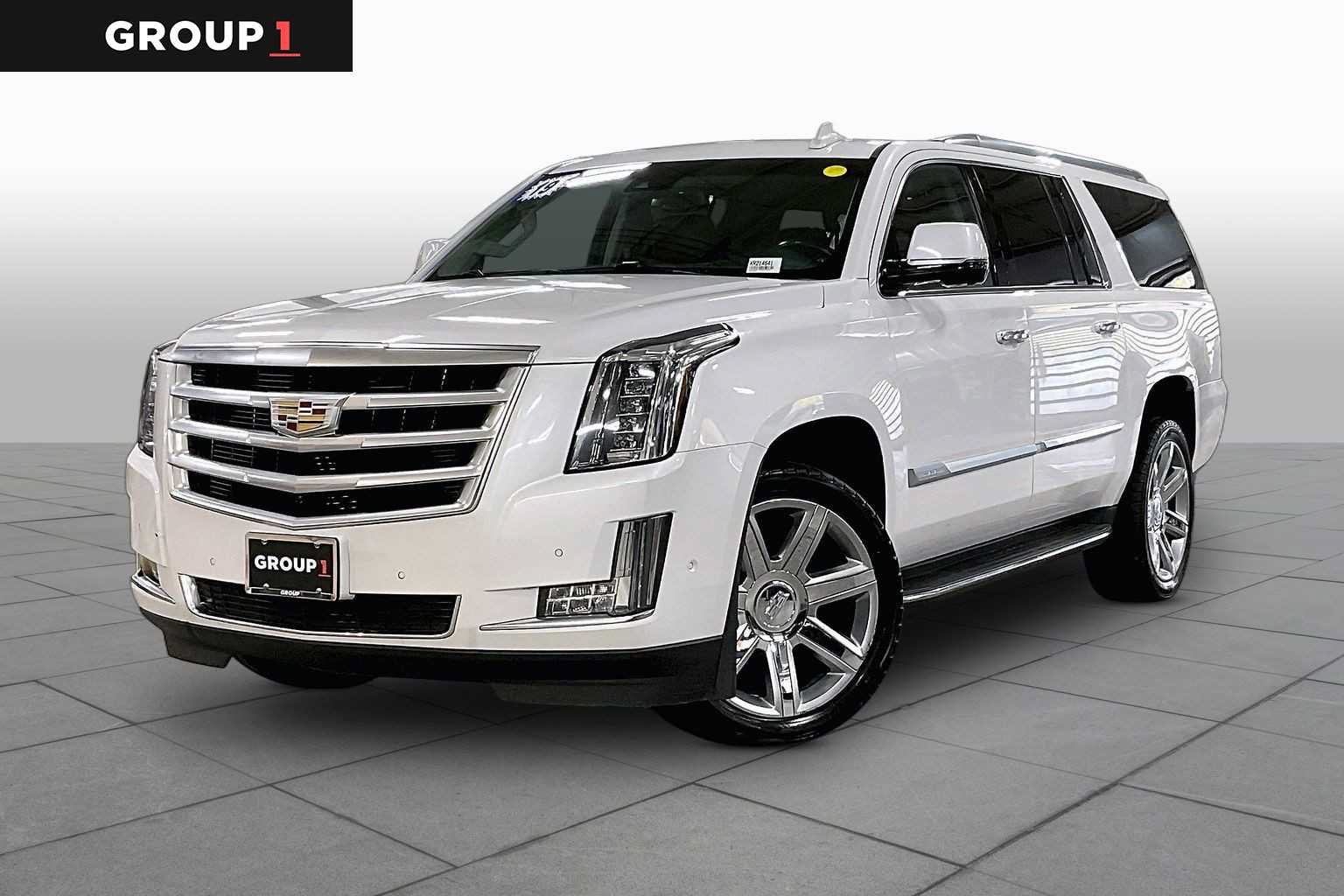 Used 2019 Cadillac Escalade ESV Luxury AWD/4WD image 1