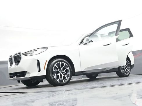 Used 2025 BMW X3 xDrive30i w/ M Sport Package AWD/4WD image 41