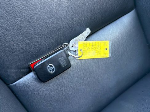 Used 2016 Toyota RAV4 Limited image 31