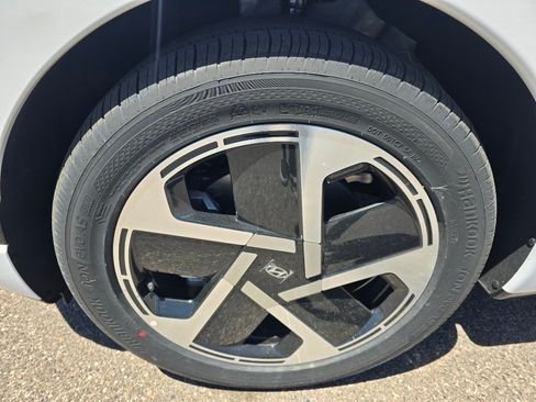 New 2026 Hyundai Ioniq 9 Calligraphy AWD/4WD image 9