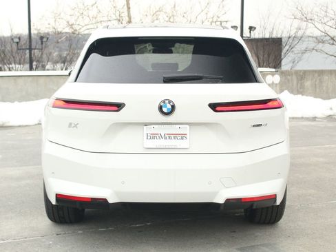 New 2026 BMW iX xDrive45 image 6