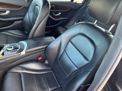 Used 2018 Mercedes-Benz C 300 Sedan image 30