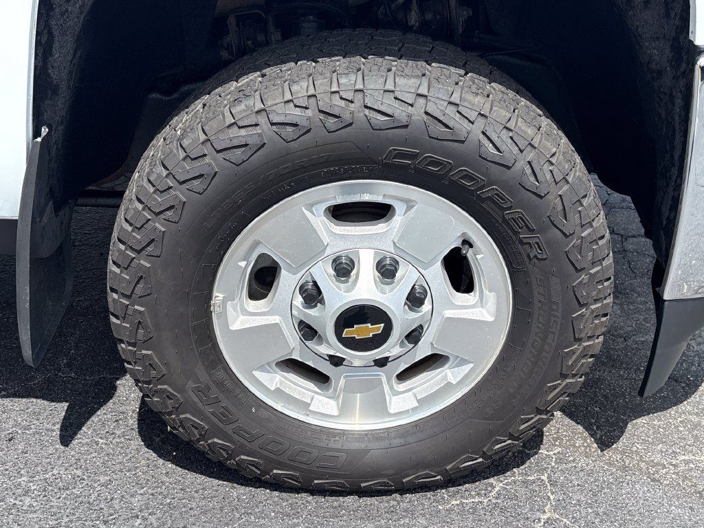 Used 2016 Chevrolet Silverado 2500 LT AWD/4WD image 29