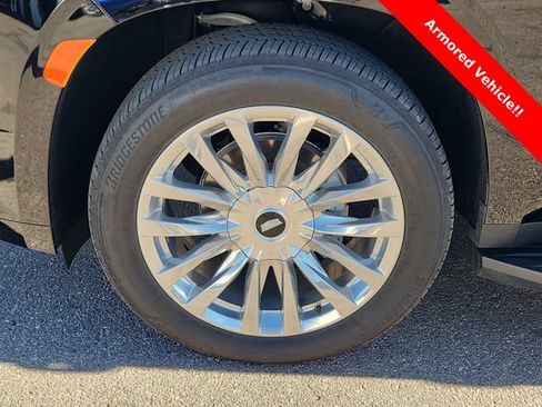 Used 2023 Cadillac Escalade ESV Premium Luxury w/ Performance Package AWD/4WD image 25