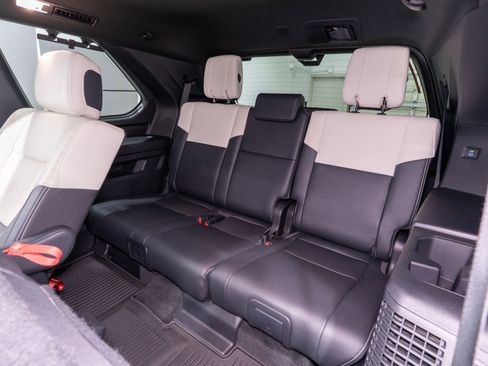 Used 2024 Toyota Sequoia Capstone AWD/4WD image 36