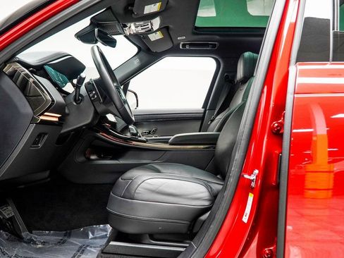 Used 2025 Land Rover Range Rover Sport SE AWD/4WD image 40