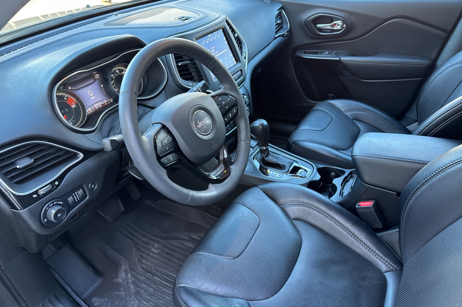 Used 2023 Jeep Cherokee Altitude Lux AWD/4WD image 10