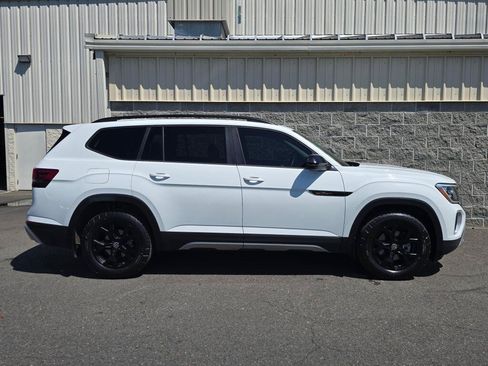 Used 2024 Volkswagen Atlas Peak Edition SE AWD/4WD image 10