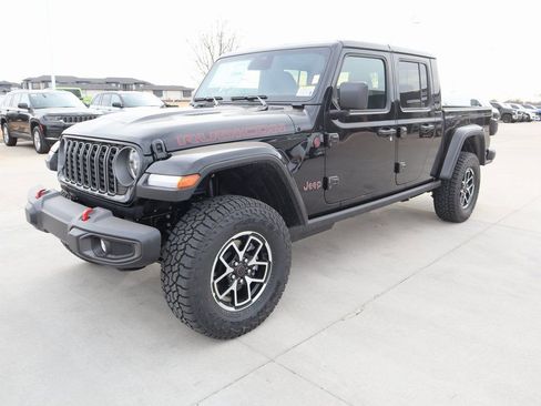New 2026 Jeep Gladiator Rubicon w/ Steel Power Dome Hood Package AWD/4WD image 10