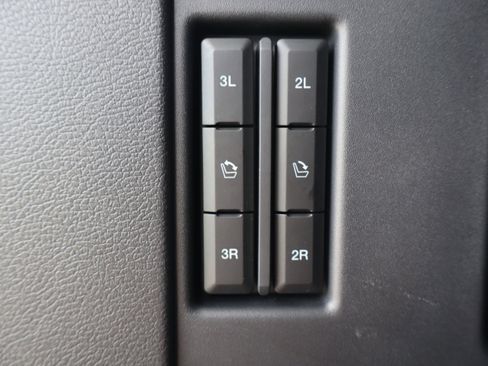 Used 2024 Ford Expedition Limited image 34