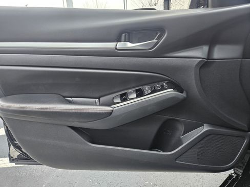 Used 2025 Nissan Altima 2.5 SR image 30