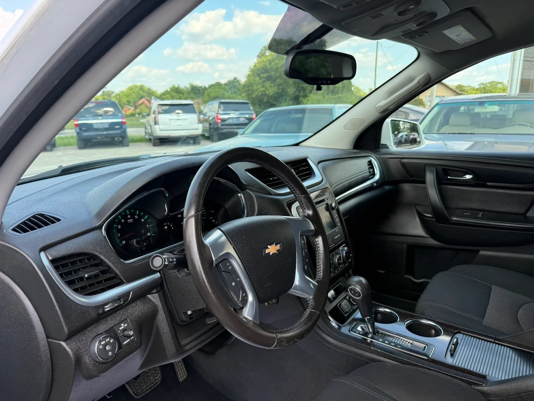 Used 2016 Chevrolet Traverse LT w/ Traveler's Package AWD/4WD image 12
