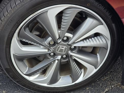 Certified 2018 Honda Clarity Plug-In Hybrid image 10