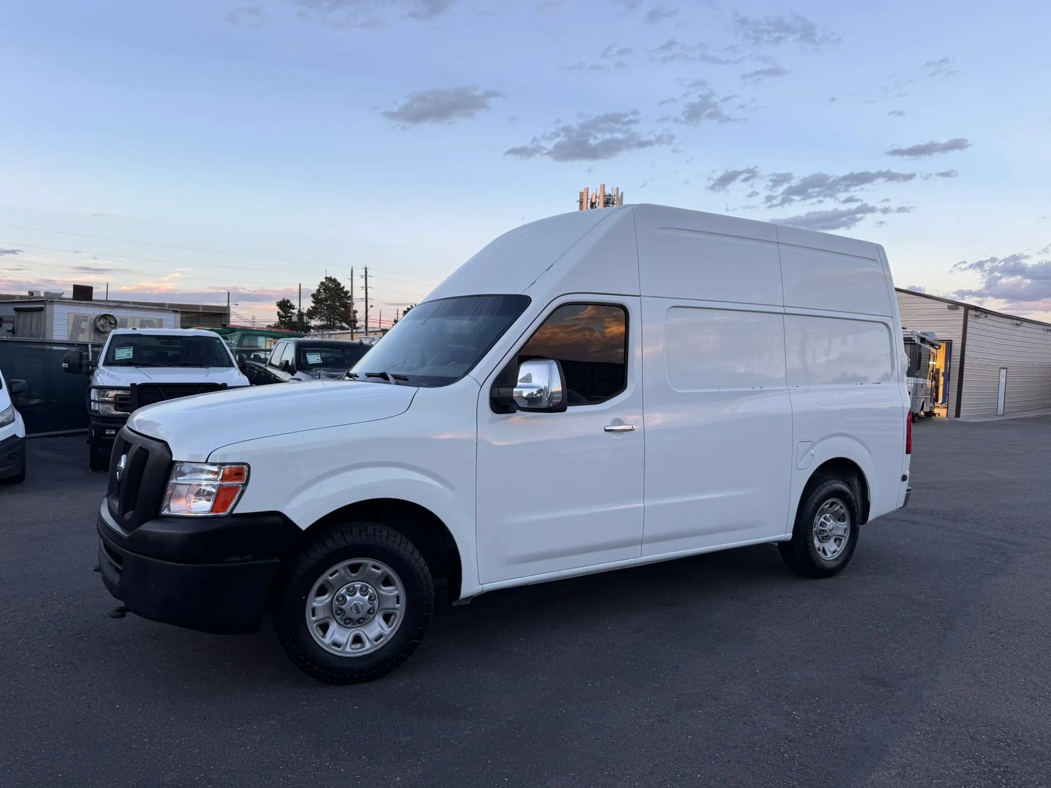 Used 2012 Nissan NV 2500 SV w/ Side Curtain Airbag Pkg RWD image 2
