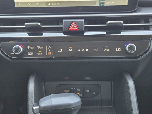 New 2026 Kia Sportage SX AWD/4WD image 16