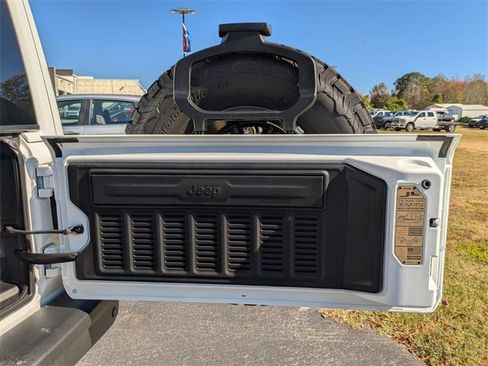 New 2025 Jeep Wrangler Unlimited Rubicon 392 image 30