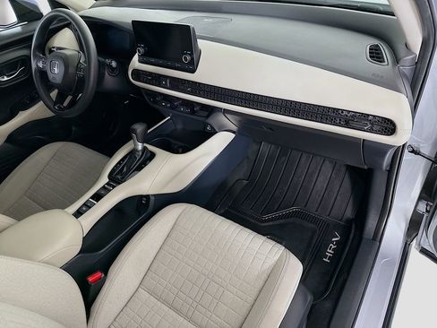 Certified 2025 Honda HR-V LX image 17