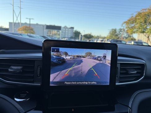 Used 2022 Ford Explorer ST image 16