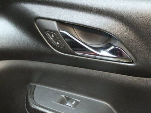 Used 2018 GMC Acadia SLT image 6