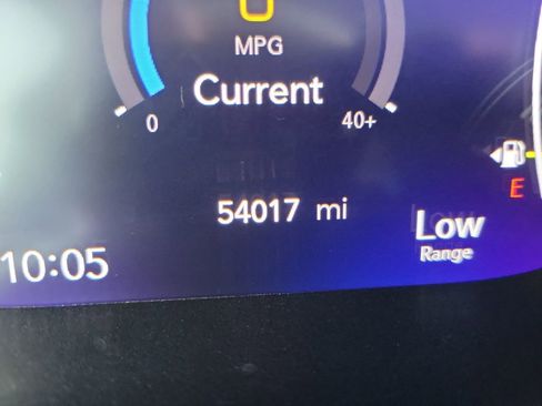 Used 2024 Chrysler Pacifica Touring-L image 27