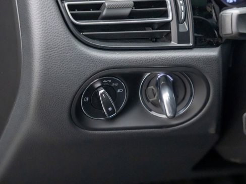 Certified 2025 Porsche Macan image 20