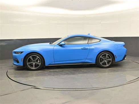 Used 2024 Ford Mustang Premium image 7