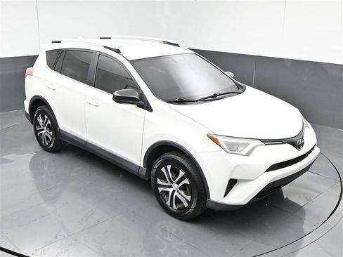 Used 2016 Toyota RAV4 LE image 11