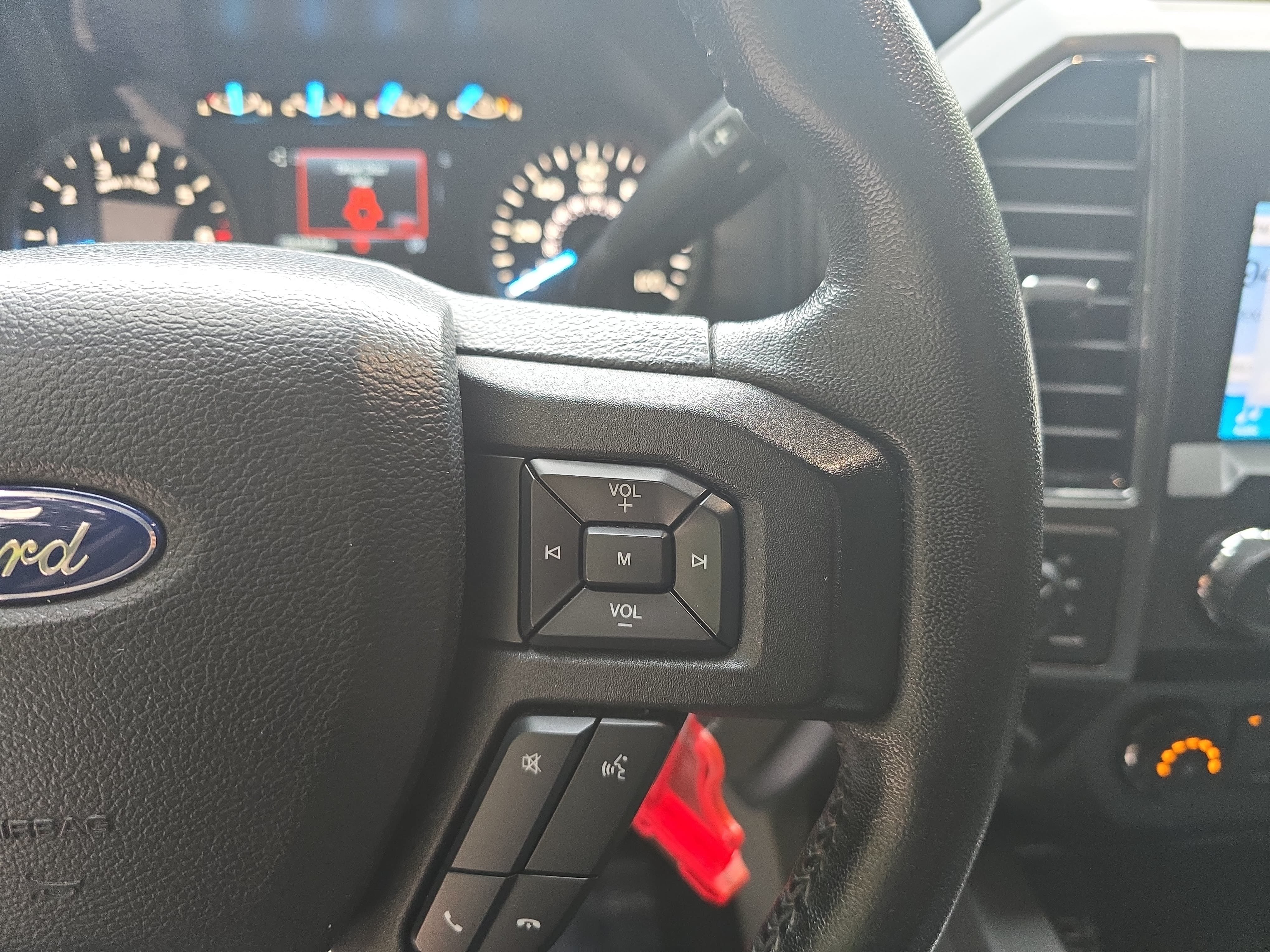 Used 2019 Ford F150 XLT w/ Equipment Group 302A Luxury AWD/4WD image 17