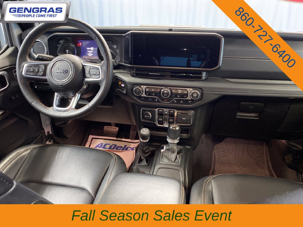 Used 2024 Jeep Wrangler Unlimited Sahara w/ Technology Group AWD/4WD image 39