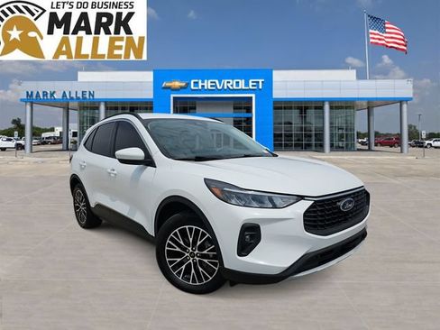 Used 2023 Ford Escape SE FWD image 1