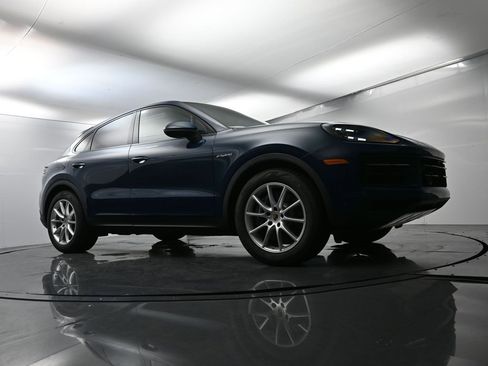 Used 2025 Porsche Cayenne E-Hybrid Coupe image 56