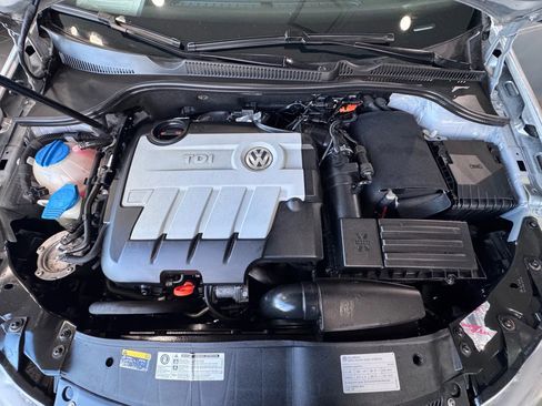 Used 2012 Volkswagen Golf TDI image 29