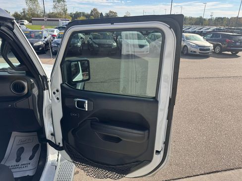 Used 2021 Jeep Wrangler Unlimited Sport w/ Technology Group image 16