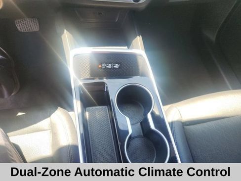 Used 2025 Chevrolet Equinox LT w/ Convenience Package II AWD/4WD image 6