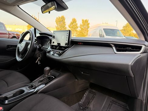Used 2022 Toyota Corolla LE FWD image 22