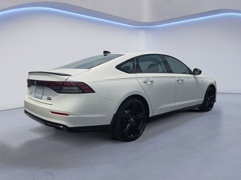 Used 2023 Honda Accord Sport image 5