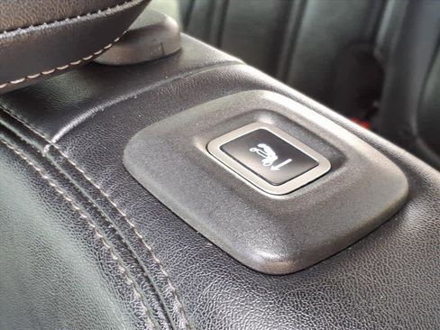 Used 2024 Jeep Wagoneer L Series III w/ Flexible Seating Group image 11