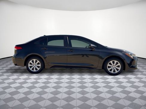 Used 2021 Toyota Corolla LE FWD image 8